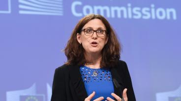 EU:s handelskommissionär Cecilia Malmström ska återkomma med i ett skarpt förslag senare i år.
