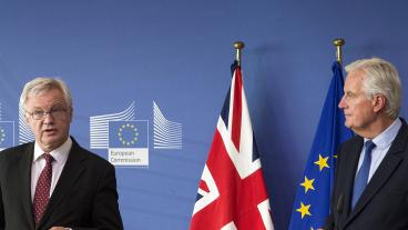 De två chefsförhandlarna för Storbritannien David Davis och för EU Michel Barnier.