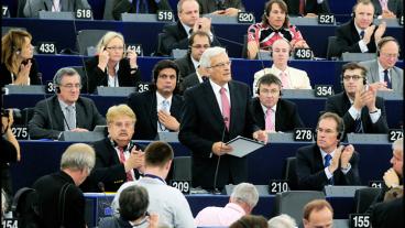 736 EU-parlamentariker ställs mot ministerrådets 27 medlemsländer i budgetförhandlingarna.
