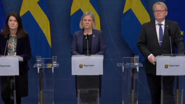Utrikesminister Ann Linde (S), statsminister Magdalena Andersson (S) och försvarsminister Peter Hultqvist (S) under torsdagens pressträff.